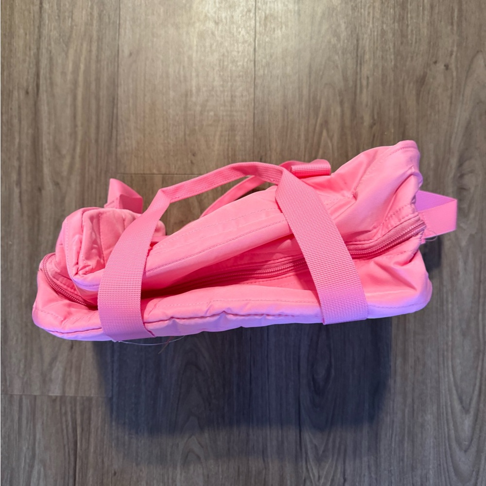 Victoria’s Secret Pink Duffle Bag NWT - Picture 2 of 3